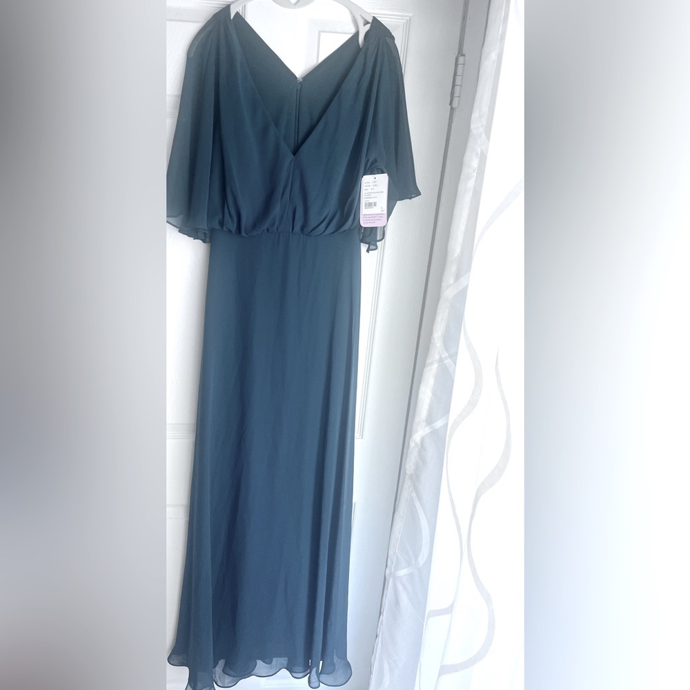 After six Elegant green Evening Dress size 4